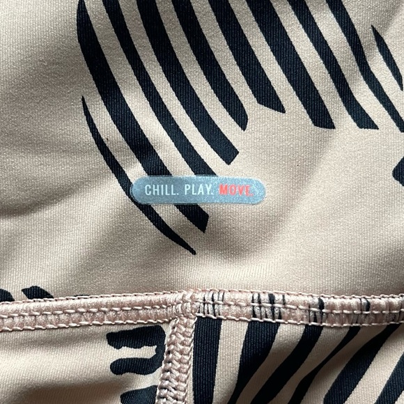 Aerie Camel And Black Leave Print Stretchy Leggings Women’s Medium - Picture 8 of 11